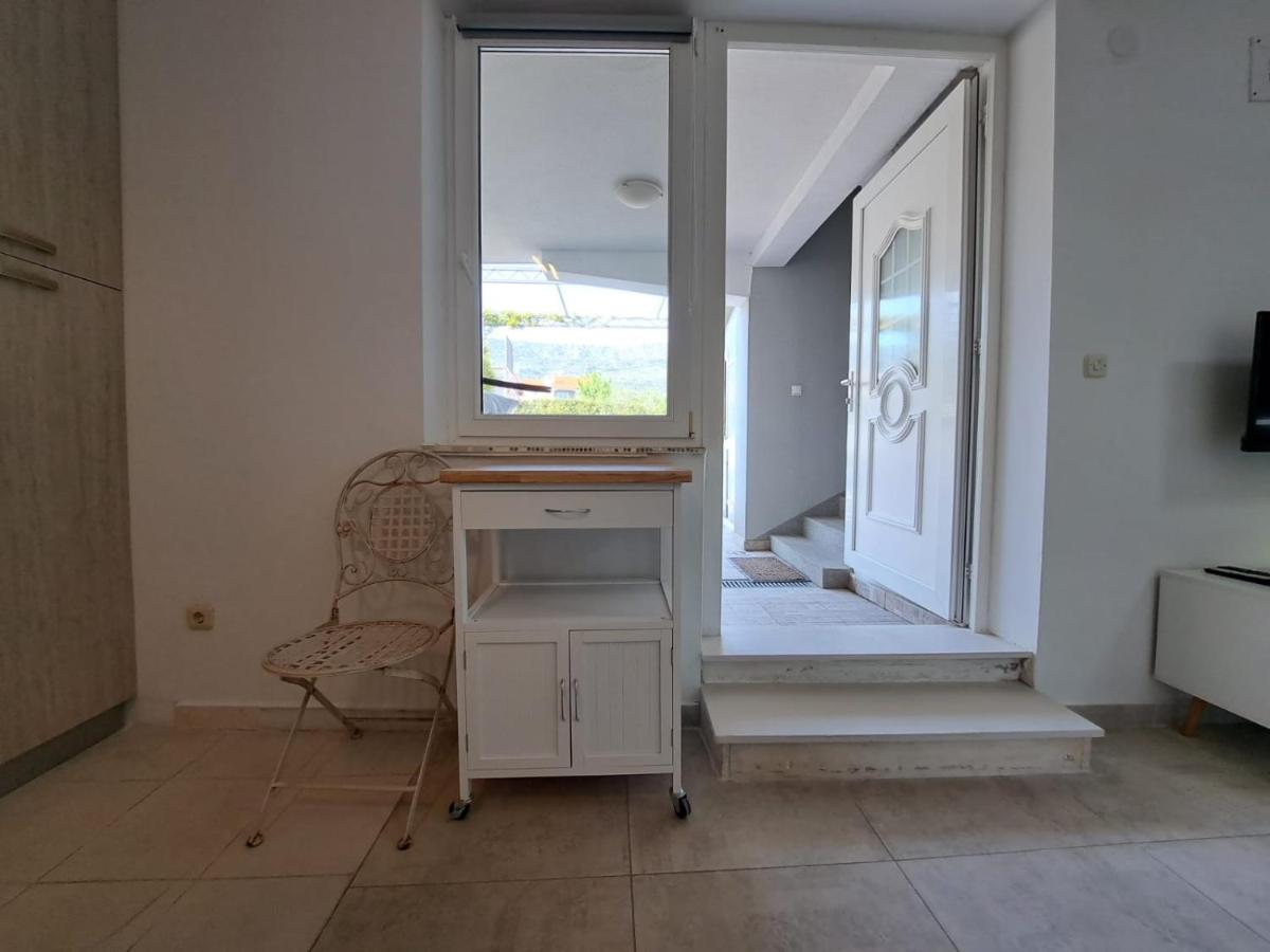 Near Beach Studio Kaštela Esterno foto